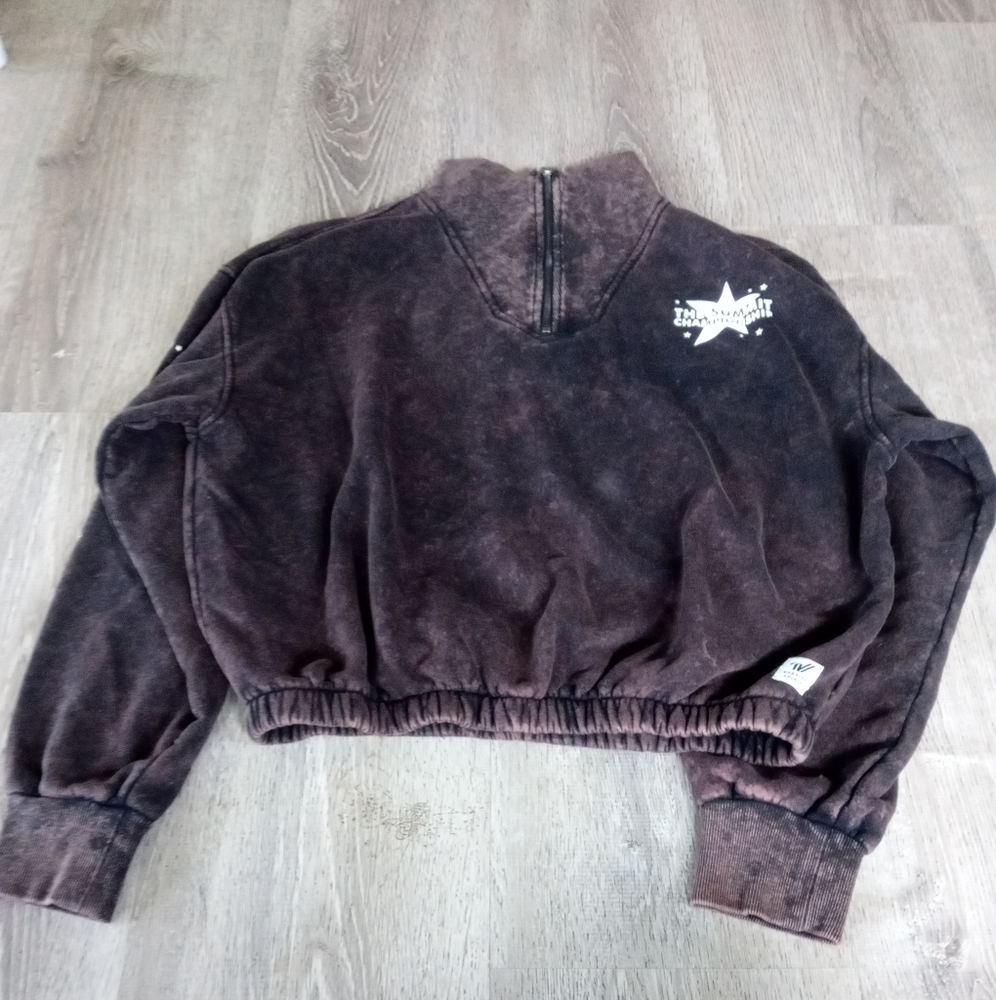 Varsity Spirit Cropped Sweatshirt with Star Logo